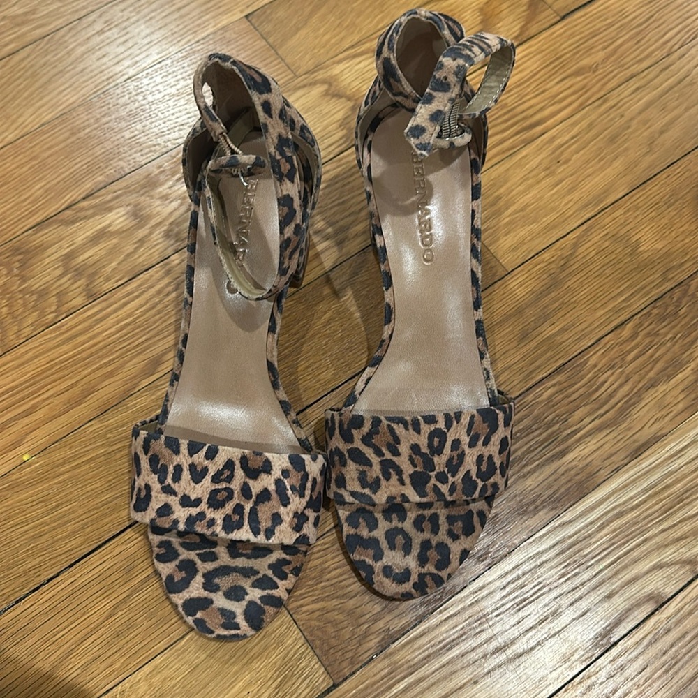 Brand new Bernardo suede leopard print sandals in box